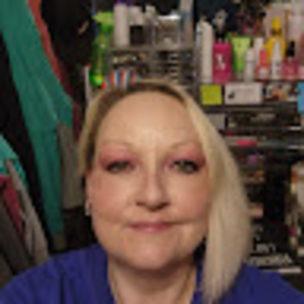 Meet your Posher, Renee